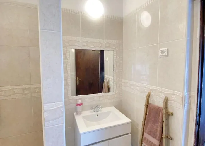 Charming House In * Barão de São Miguel